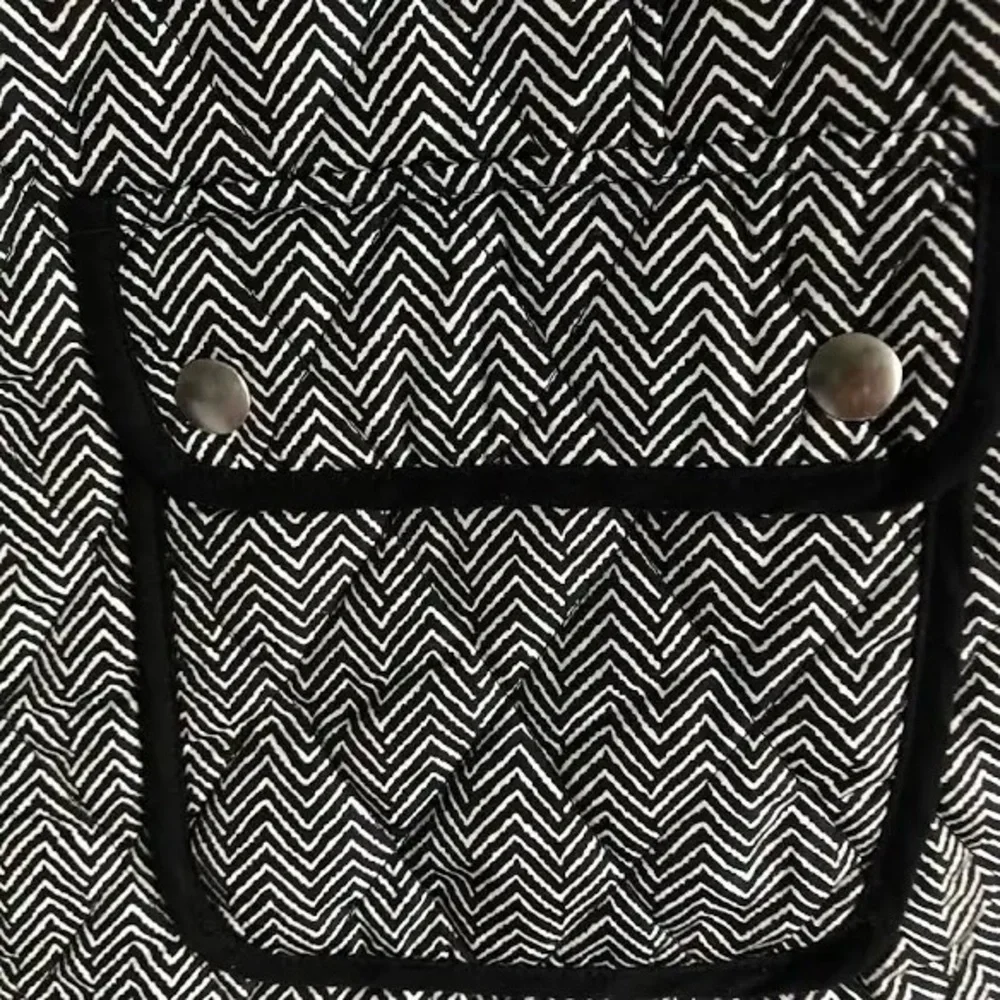 Croft and Barrow Quilted Zip Up Vest in Black and White Herringbone, NWOT - Picture 3 of 3
